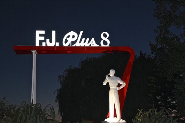 FLETCHER JONES PLUS 8 SIGN RESTORATION